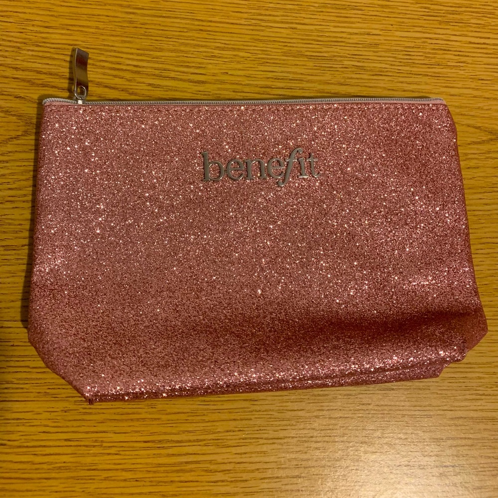 Beautiful Benefit pink glitter zippered pouch 🔸